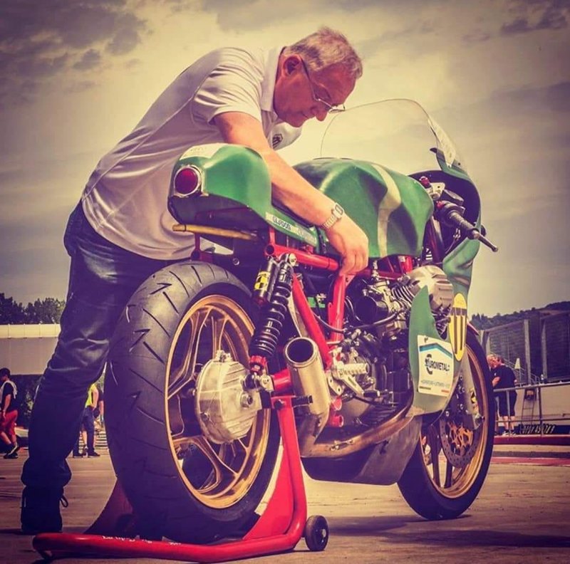 bad7cb2c-7dcf-47e3-8e5c-b32ad530498c